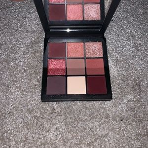 HUDA BEAUTY MAUVE OBSESSIONS PALETTE